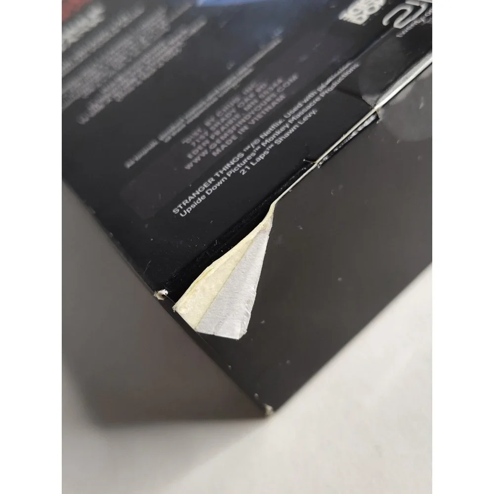 The Stranger Things The Squawk Van Power Bank 4000mAh BRAND NEW BOX DAMAGE